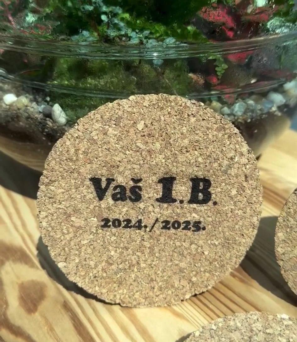 Gravura plutenog poklopca na terariju